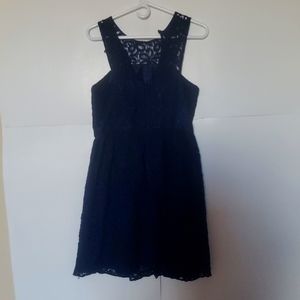 💙💛🩷  Beautiful Navy Blue, Lace, Soft Dress! Size 6 Very Nice!
